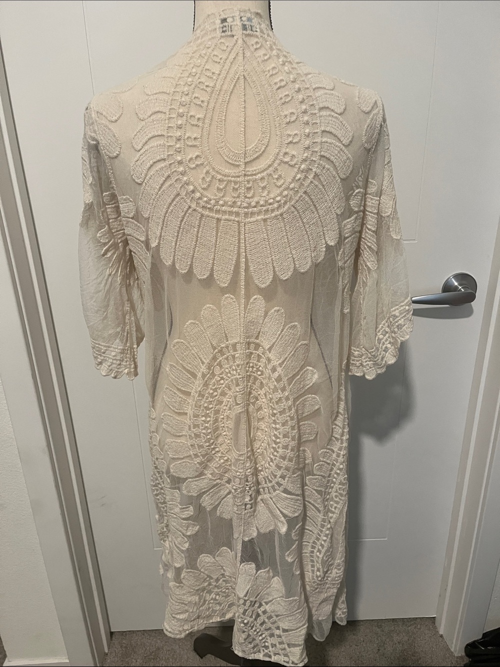 Rebellion Off White Bohemian Open Kimono Resort Coastal Beach Vacation Pool - Picture 4 of 9